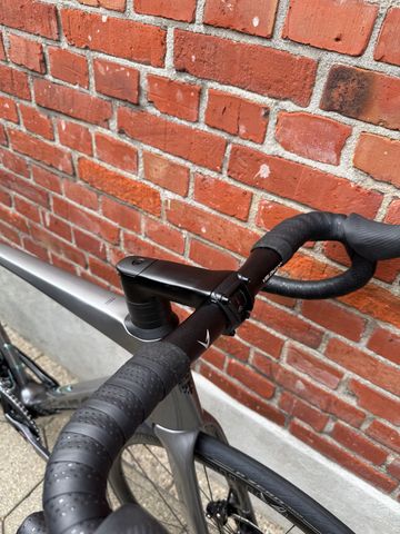 Used Bianchi Specialissima SRAM Rival eTap AXS 2025 Road & Gravel, Light Gray — image 7 of 11