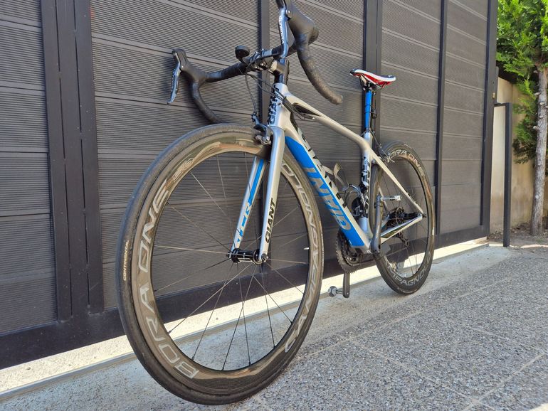 Used Giant Tcr Shimano Ultegra Di2 2017 Road & Gravel, Light Gray — image 6 of 7