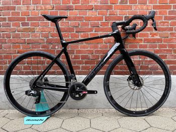 Bianchi, Infinito SRAM Rival eTap AXS