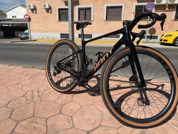Używany Giant Revolt Advanced 2 2026 2026 Road & Gravel