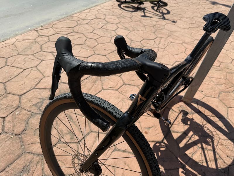 Used Giant Revolt Advanced 2 2026 2026 Road & Gravel, Black — image 5 of 11