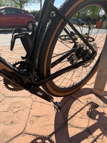 Used Giant Revolt Advanced 2 2026 2026 Road & Gravel, Black — image 6 of 11