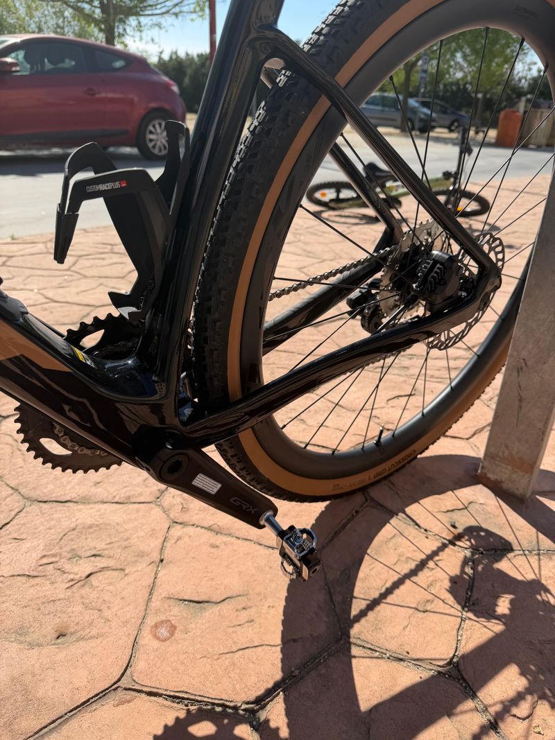 Used Giant Revolt Advanced 2 2026 2026 Road & Gravel, Black — image 6 of 11