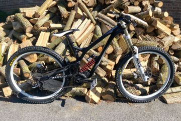 Tweedehands Commencal SUPREME DH V4.2 RACE 650B 2017 2017 MTB