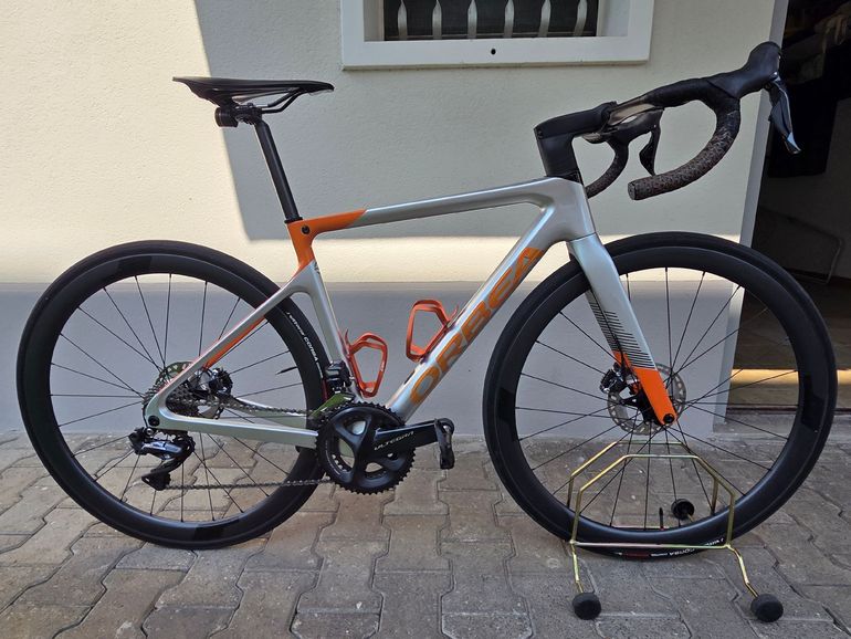 Orbea ORCA M20iTEAM 2021 2021 Road & Gravel usato, Grigio chiaro — immagine 2 di 11