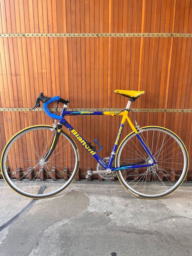Used Bianchi Bianchi Custom Campagnolo Veloce 2000 Road & Gravel — image 1 of 16