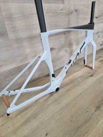Brugt BMC TEAMMACHINE R01 FRAME KIT 2027 Frameset 2027 Road & Gravel — billede 3 af 4