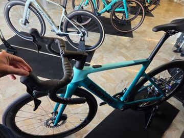 Tweedehands Bianchi e-Oltre 105 2025 2025 Road & Gravel — afbeelding 9 van 9