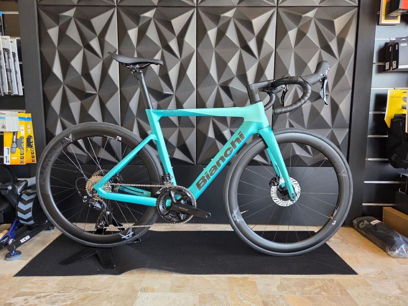 Bianchi e-Oltre 105 2025 2025 Road & Gravel usato
