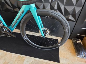 Tweedehands Bianchi e-Oltre 105 2025 2025 Road & Gravel — afbeelding 7 van 9