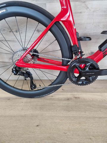 BMC TEAMMACHINE R01 FIVE 2027 2027 Road & Gravel usato, Rosso — immagine 6 di 6