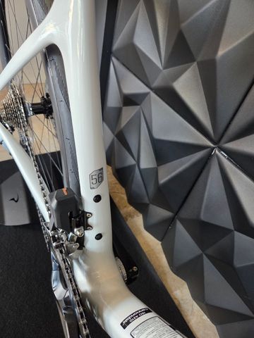Used Cannondale SuperSix EVO Shimano 105 Di2 2026 Road & Gravel, White — image 5 of 9