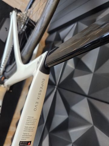 Used Cannondale SuperSix EVO Shimano 105 Di2 2026 Road & Gravel, White — image 6 of 9