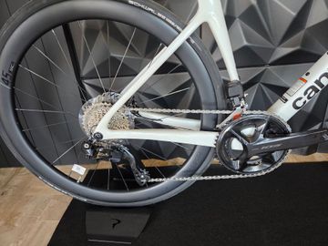 Used Cannondale SuperSix EVO Shimano 105 Di2 2026 Road & Gravel, White — image 2 of 9