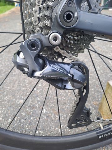 Used BMC Roadmachine 01 THREE 2018 2018 Road & Gravel, Light Gray — image 5 of 12