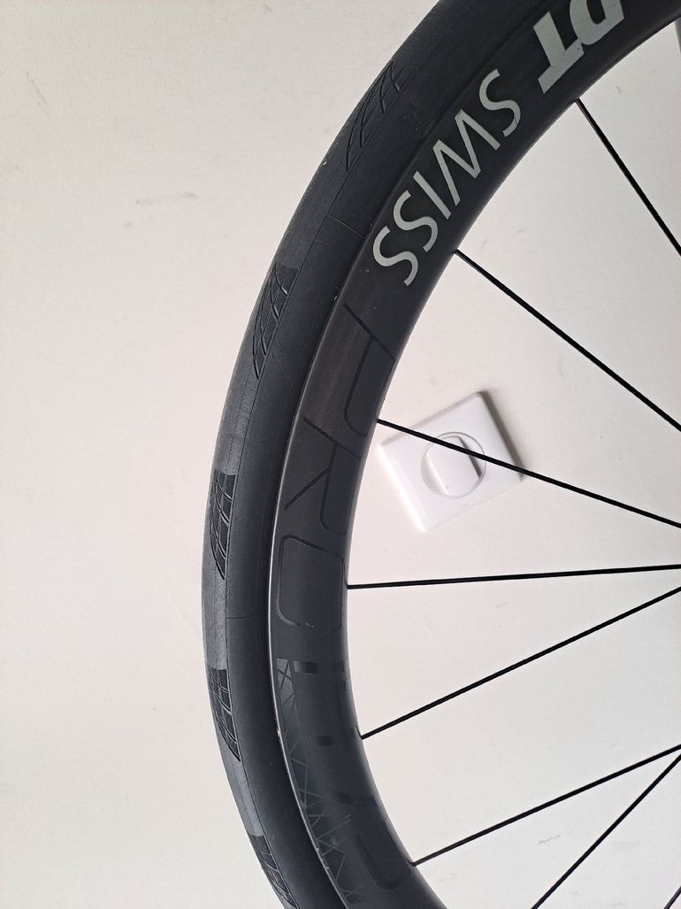 Used BMC Roadmachine 01 THREE 2018 2018 Road & Gravel — image 8 of 12