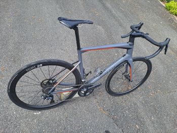 Used BMC Roadmachine 01 THREE 2018 2018 Road & Gravel — image 2 of 12