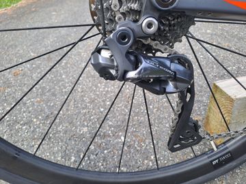 Used BMC Roadmachine 01 THREE 2018 2018 Road & Gravel, Light Gray — image 4 of 12