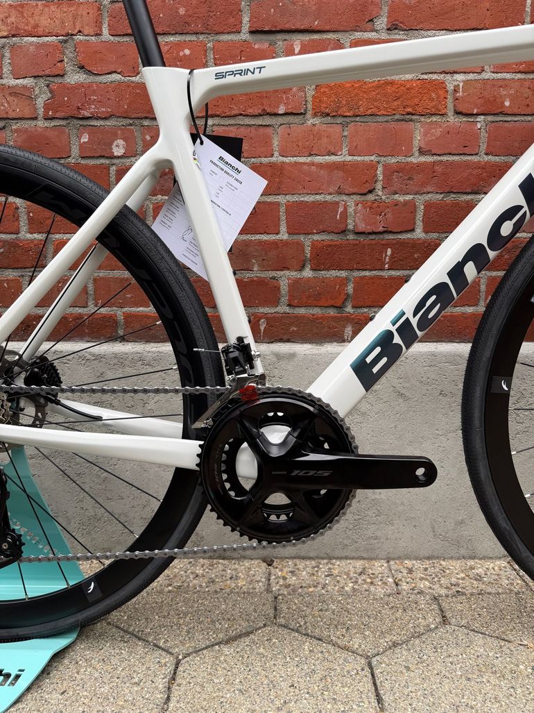 Used Bianchi Sprint Shimano 105 2025 Road & Gravel, White — image 3 of 15