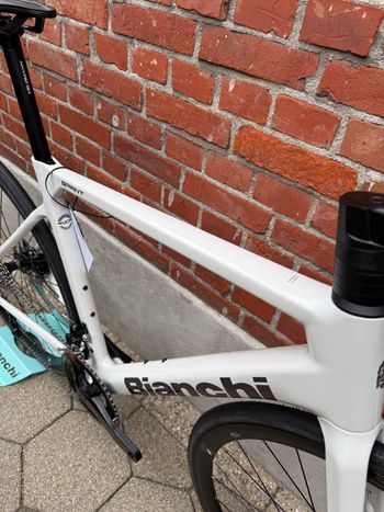 Used Bianchi Sprint Shimano 105 2025 Road & Gravel, White — image 8 of 15