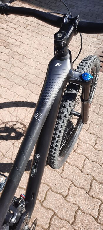 Used Focus O1E 8.7 2020 2020 Mountainbike, Black, 29 — image 1 of 5