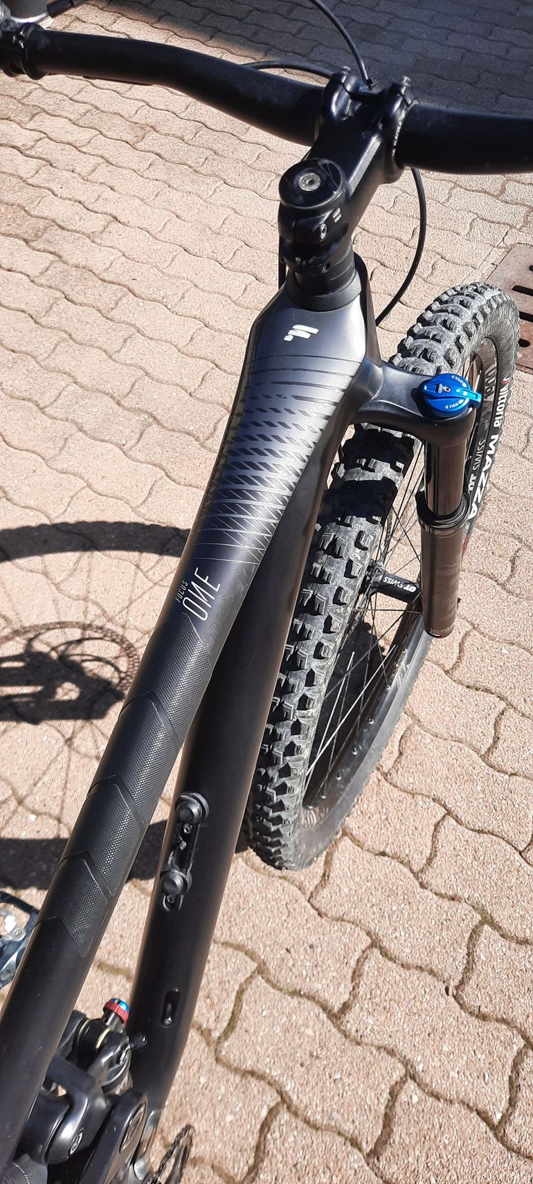 Used Focus O1E 8.7 2020 2020 Mountainbike, Black, 29 — image 1 of 5
