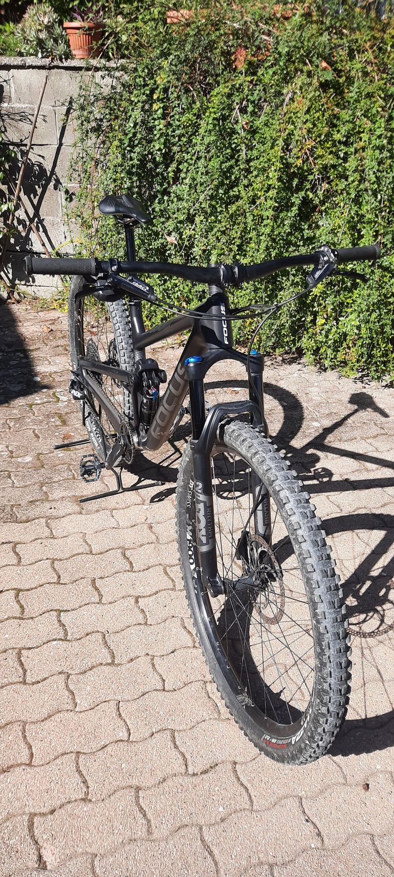 Used Focus O1E 8.7 2020 2020 Mountainbike, Black, 29 — image 2 of 5