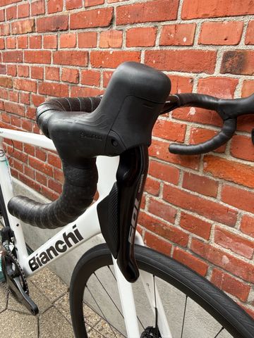 Used Bianchi Sprint Shimano 105 Di2 2025 Road & Gravel, White — image 5 of 12