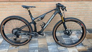 Megamo TRACK 04 CRB 2024 2024 Mountainbike usato, Nero — immagine 1 di 7