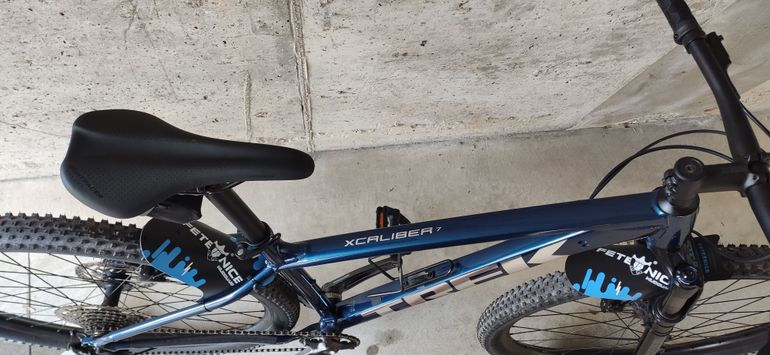 Used Trek Trek Xcaliber 7 2021 Mountainbike, Blue — image 1 of 7