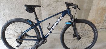 Used Trek Trek Xcaliber 7 2021 Mountainbike, Blue — image 4 of 7