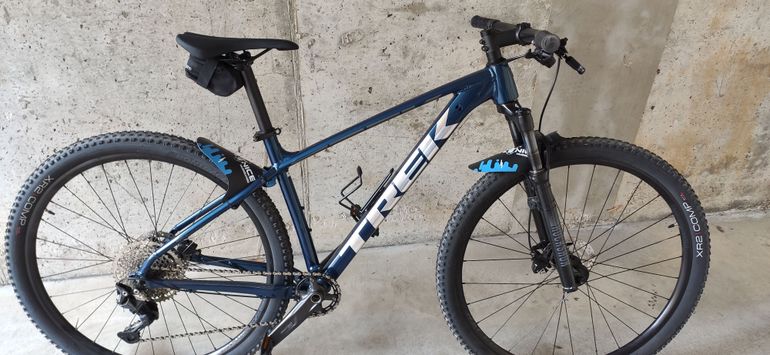 Used Trek Trek Xcaliber 7 2021 Mountainbike, Blue — image 4 of 7