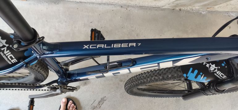 Used Trek Trek Xcaliber 7 2021 Mountainbike, Blue — image 3 of 7