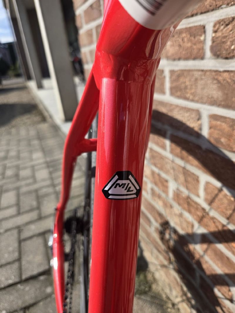 Used Merida SPEEDER 200 2025 2025 Urban, Red — image 3 of 5