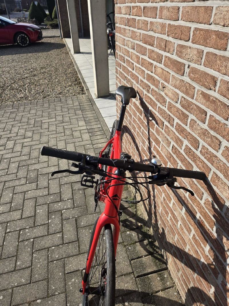 Used Merida SPEEDER 200 2025 2025 Urban, Red — image 4 of 5