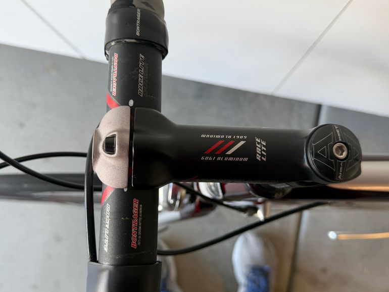 Used Trek Madone SL 5.2 2006 2006 Road & Gravel, Purple — image 10 of 23