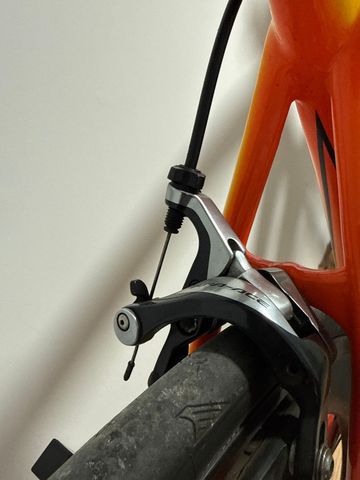 Used Specialized Tarmac Shimano 105 2017 Road & Gravel, Orange — image 4 of 7