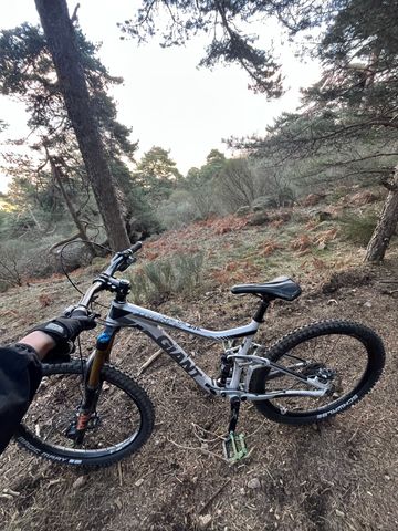 Tweedehands Giant Trance 27.5 1 2015 2015 Mountainbike — afbeelding 2 van 7