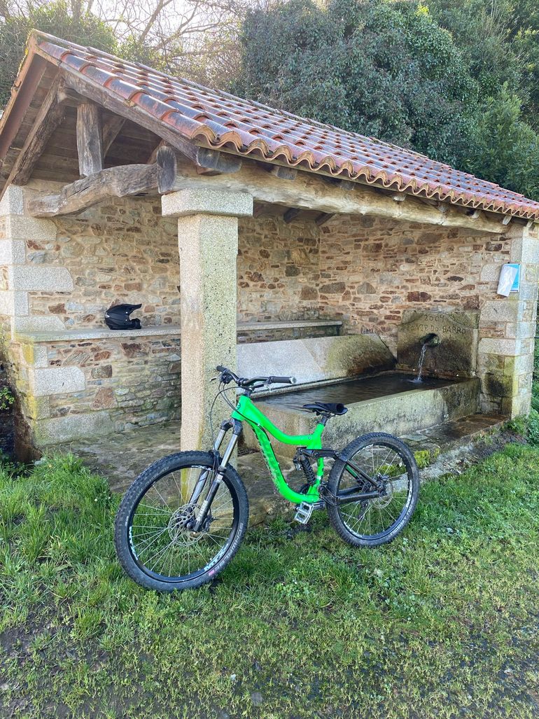 Used Kona ENTOURAGE 2014 2014 Mountainbike, Grün, 26 — image 3 of 5