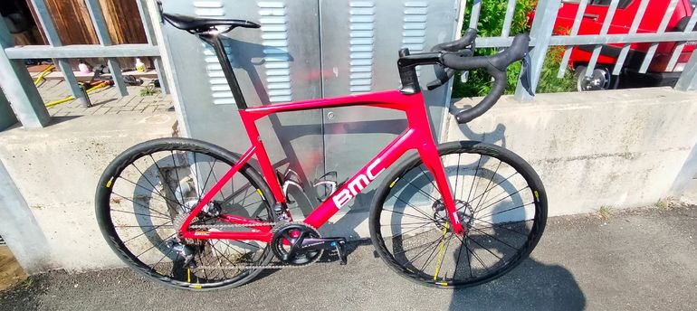 Used BMC Roadmachine Shimano Ultegra Di2 2018 Road & Gravel — image 1 of 13