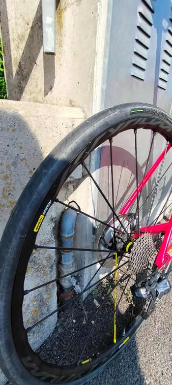 Used BMC Roadmachine Shimano Ultegra Di2 2018 Road & Gravel — image 9 of 13