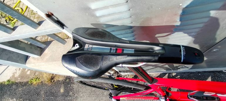 Used BMC Roadmachine Shimano Ultegra Di2 2018 Road & Gravel — image 7 of 13