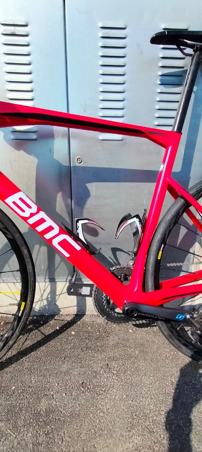 Used BMC Roadmachine Shimano Ultegra Di2 2018 Road & Gravel — image 2 of 13