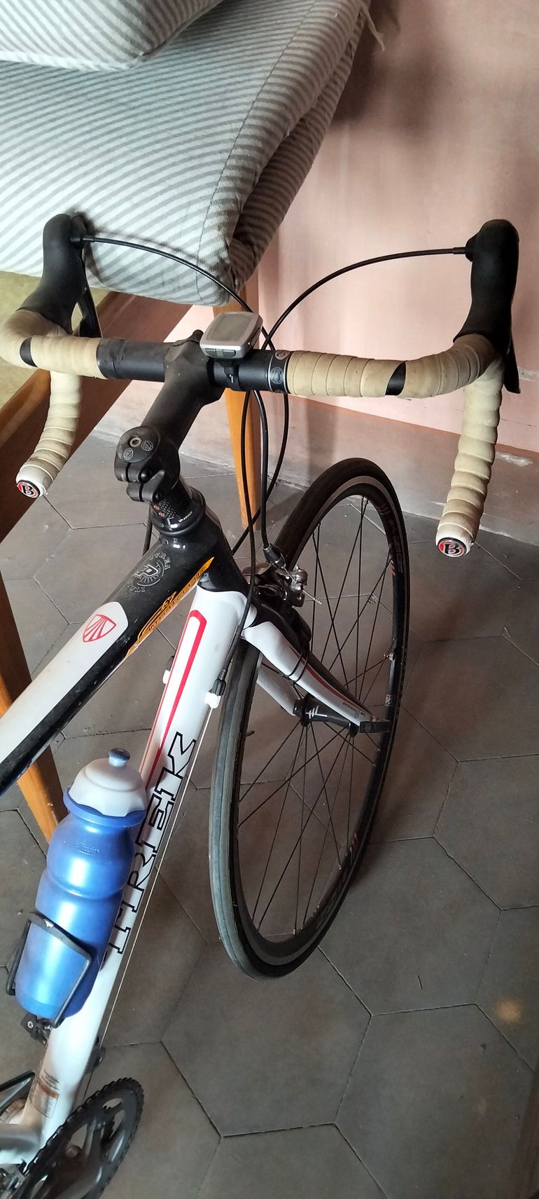 Used Trek Corsa 2013 Road & Gravel, White — image 3 of 4