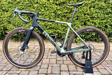 Tweedehands Canyon Grail CF SLX 8 Di2 2024 2024 Road & Gravel