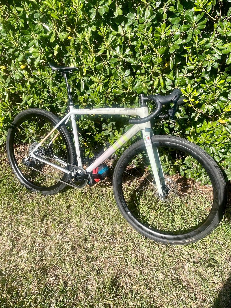 Gebrauchtes Specialized Crux Expert 2022 2022 Road & Gravel, Hellgrau — Bild 1 von 6