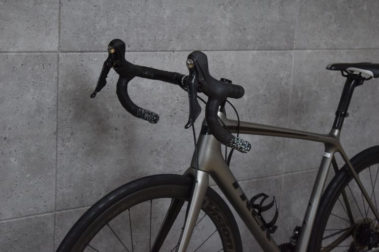 Used Trek Émonda SL 6 Disc 2018 2018 Road & Gravel — image 12 of 16