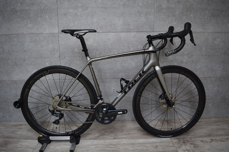 Used Trek Émonda SL 6 Disc 2018 2018 Road & Gravel — image 1 of 16