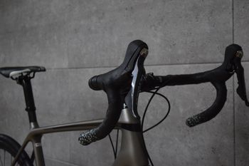 Used Trek Émonda SL 6 Disc 2018 2018 Road & Gravel — image 8 of 16