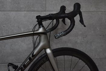 Used Trek Émonda SL 6 Disc 2018 2018 Road & Gravel — image 4 of 16